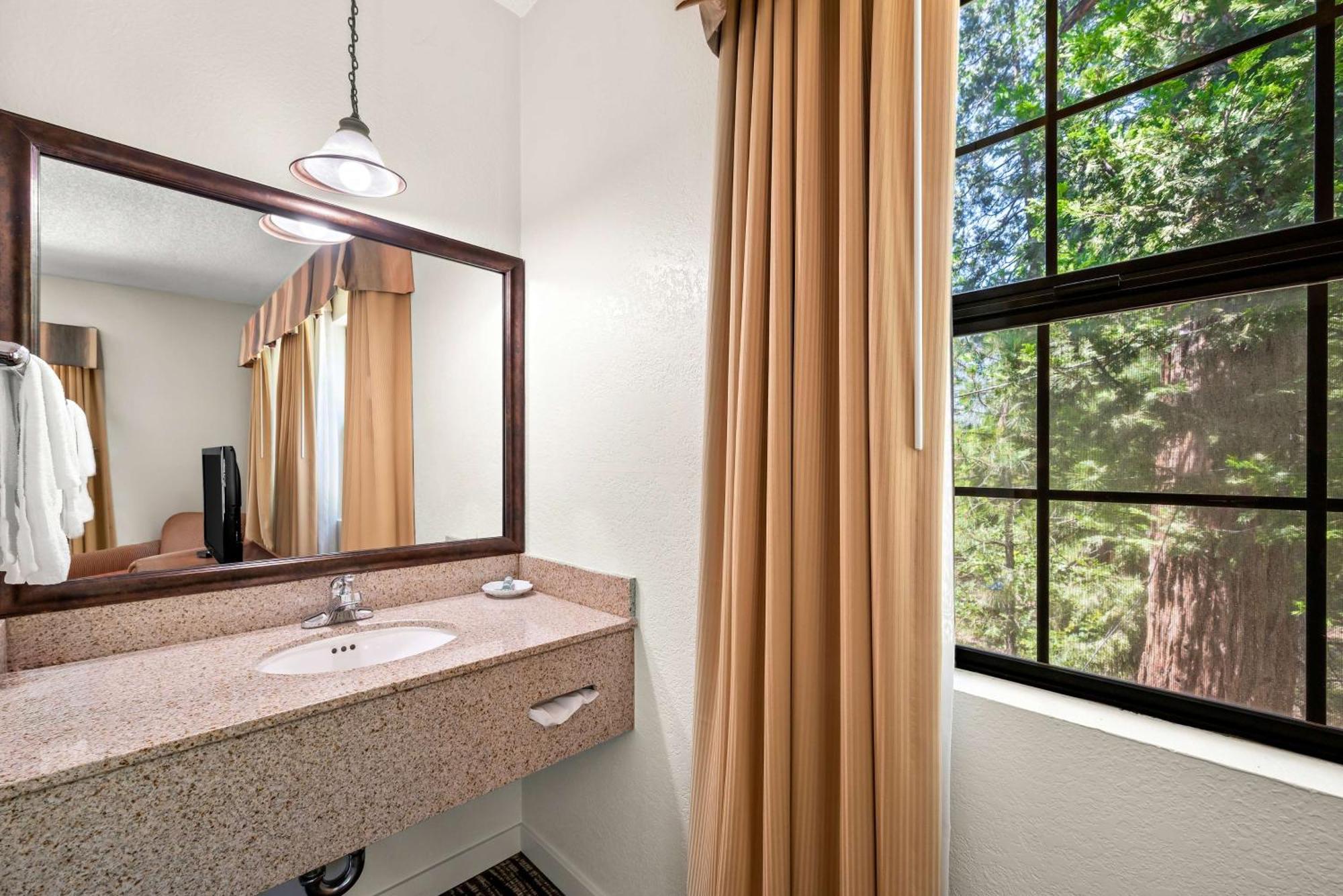 Best Western Stagecoach Inn Pollock Pines Eksteriør billede